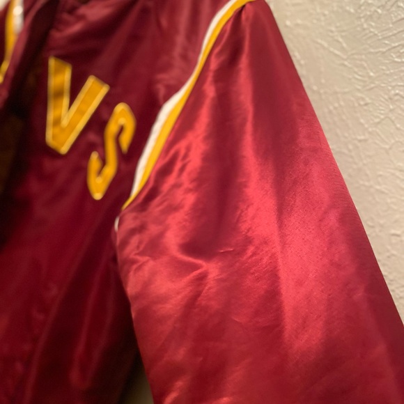 Men’s Cleveland Cavaliers Starter Jacket - Picture 6 of 6